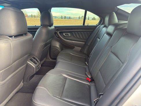 Used 2019 Ford Taurus Limited image 12