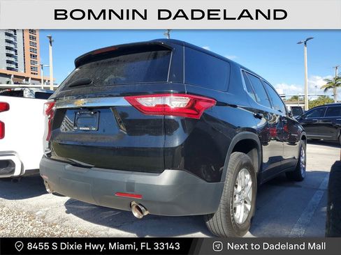 Used 2021 Chevrolet Traverse LS image 7