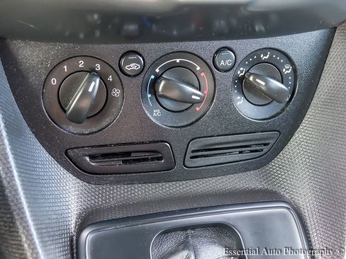 Used 2018 Ford Transit Connect XL image 16