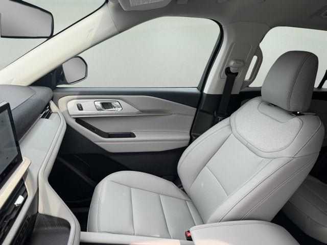 New 2027 Ford Explorer Active w/ Active Comfort Package AWD/4WD image 17