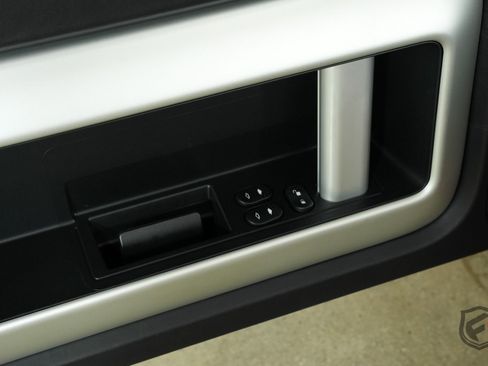 Used 2005 Ford GT image 26