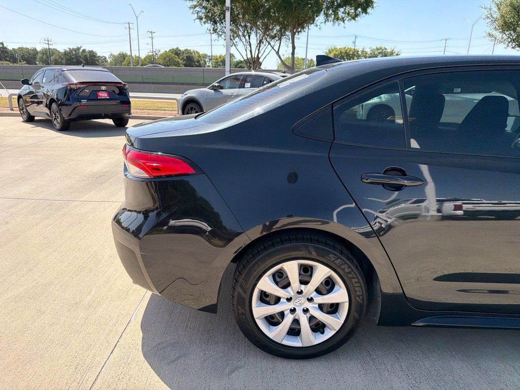 Used 2022 Toyota Corolla LE FWD image 11