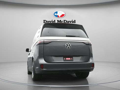 Used 2025 Volkswagen ID. Buzz Pro S Plus RWD image 32