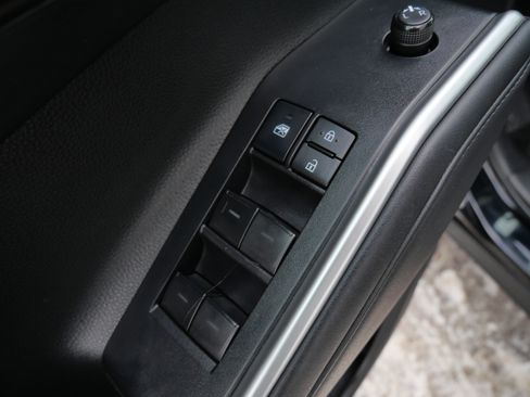 Used 2022 Toyota Highlander XLE image 20