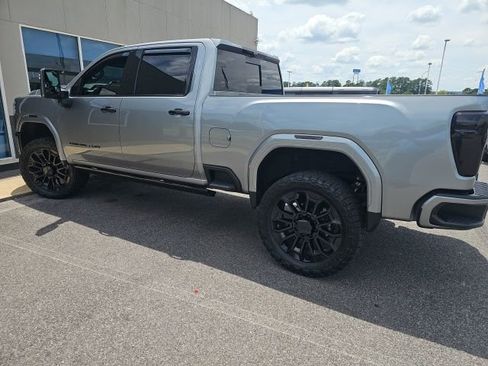 Used 2024 GMC Sierra 2500 Denali Ultimate w/ Max Trailering Package AWD/4WD image 4