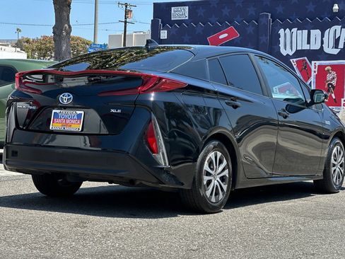 Used 2021 Toyota Prius Prime XLE w/ Carpet Mat Package (TMS) FWD image 4
