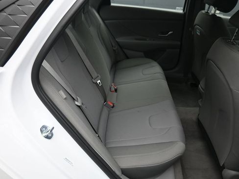 Certified 2025 Hyundai Elantra SE w/ Cargo Package FWD image 23