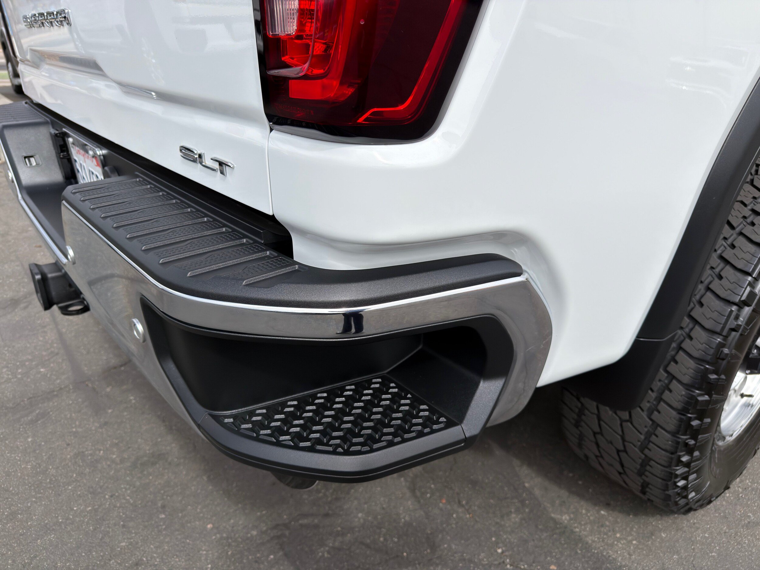 Used 2020 GMC Sierra 3500 SLT w/ SLT Premium Plus Package AWD/4WD image 15