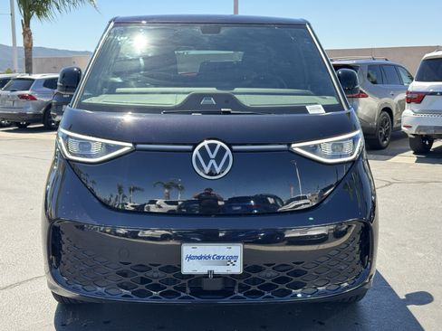 Used 2025 Volkswagen ID. Buzz Pro S RWD image 3