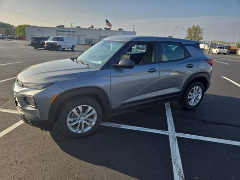 Used 2023 Chevrolet TrailBlazer LS image 1