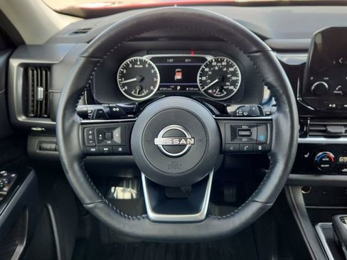 Used 2023 Nissan Pathfinder SL image 36