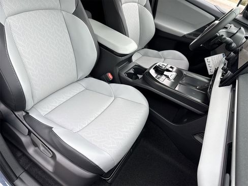 New 2026 Subaru Solterra Premium image 7