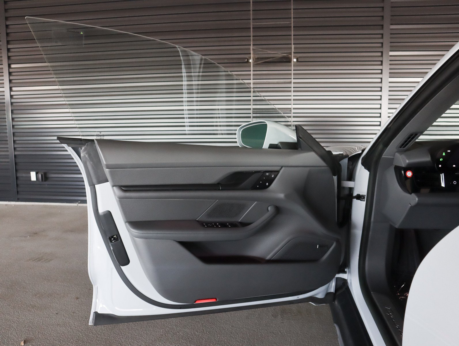 Certified 2023 Porsche Taycan 4S AWD/4WD image 25