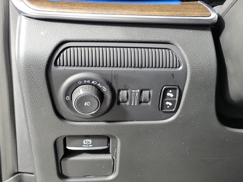 Used 2025 Jeep Grand Wagoneer 4WD image 13