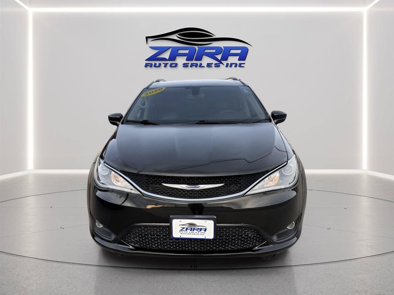Used 2020 Chrysler Pacifica Touring-L FWD image 9