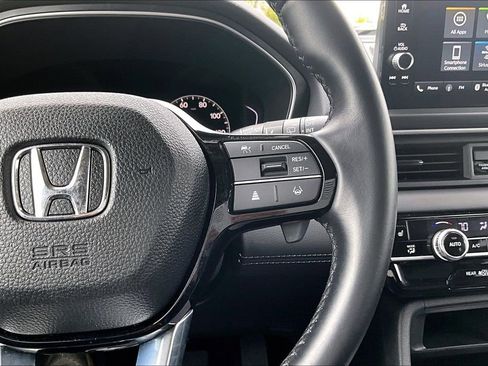 Used 2025 Honda Pilot EX-L image 12