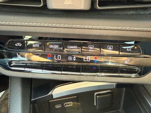Used 2022 Buick Envision Preferred AWD/4WD image 17