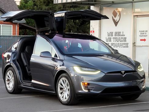 Used 2017 Tesla Model X 100D AWD/4WD image 4