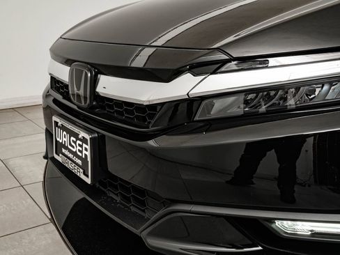 Used 2019 Honda Clarity Plug-In Hybrid image 3