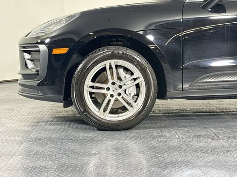 Certified 2024 Porsche Macan AWD/4WD image 27