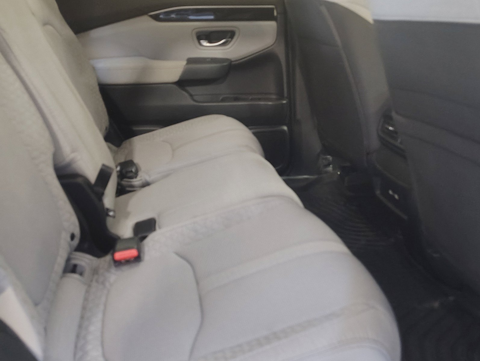 Used 2023 Honda Pilot LX image 37