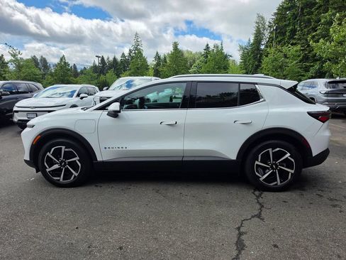New 2026 Chevrolet Equinox EV LT AWD/4WD image 2