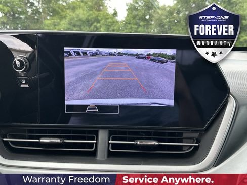 Used 2024 Chevrolet Trax RS FWD image 26