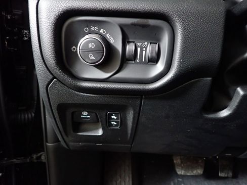 New 2026 RAM 1500 4x4 Crew Cab image 24