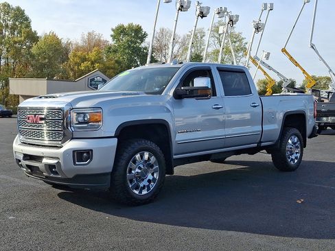 Used 2018 GMC Sierra 2500 Denali w/ Duramax Plus Package image 5