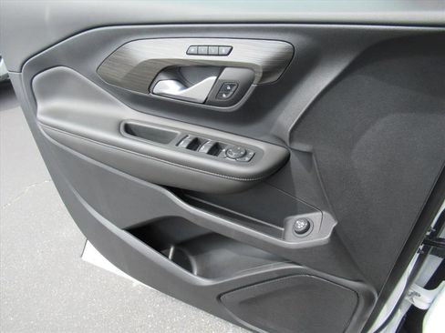 Certified 2023 GMC Terrain SLT w/ Tech Package image 29