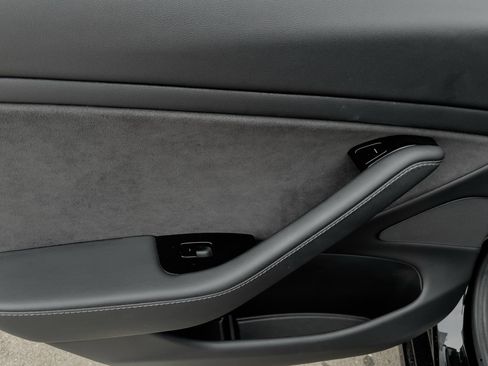 Used 2018 Tesla Model 3 Performance image 18