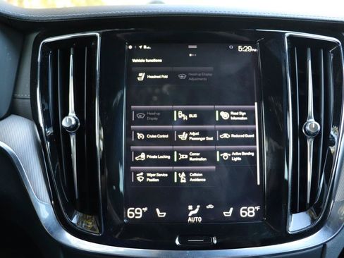 Used 2019 Volvo V60 T5 Cross Country AWD/4WD image 18