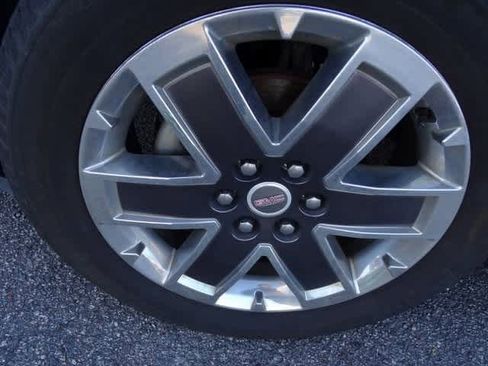 Used 2012 GMC Acadia Denali image 12