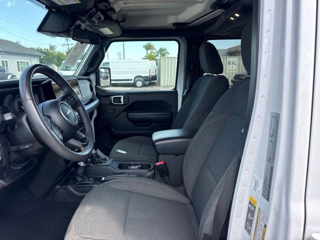 Used 2024 Jeep Wrangler Unlimited AWD/4WD image 9