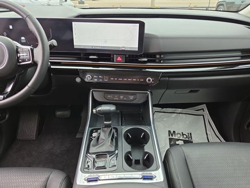 Used 2025 Kia Carnival SX Prestige FWD image 19