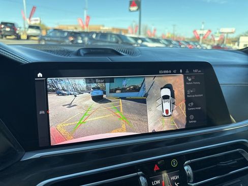 Used 2020 BMW X7 M50i w/ Dynamic Handling Package image 29