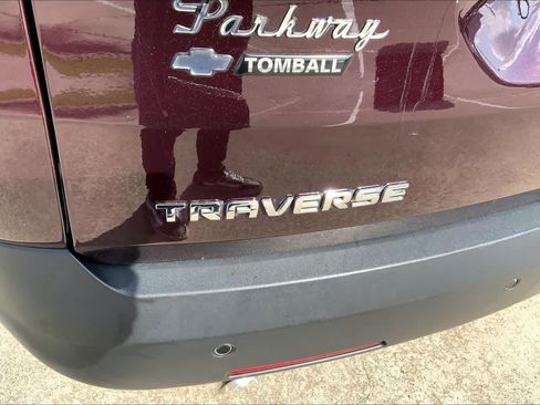 Used 2018 Chevrolet Traverse LT FWD image 30