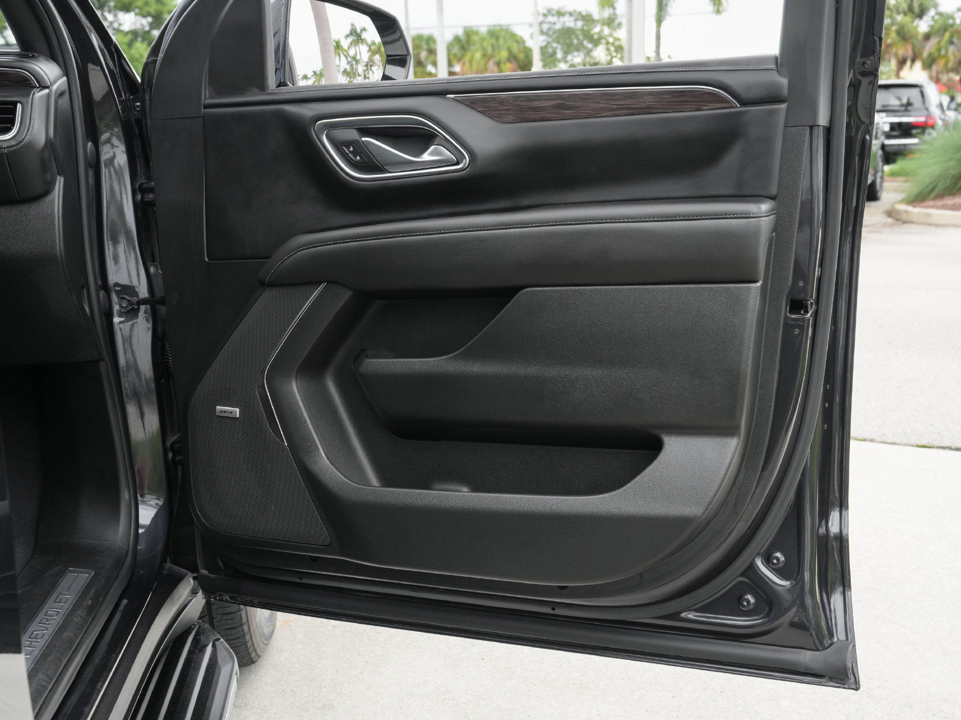 Used 2023 Chevrolet Tahoe LT AWD/4WD image 38