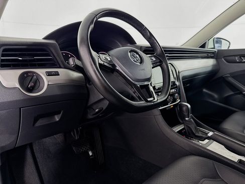 Used 2020 Volkswagen Passat 2.0T SE image 22