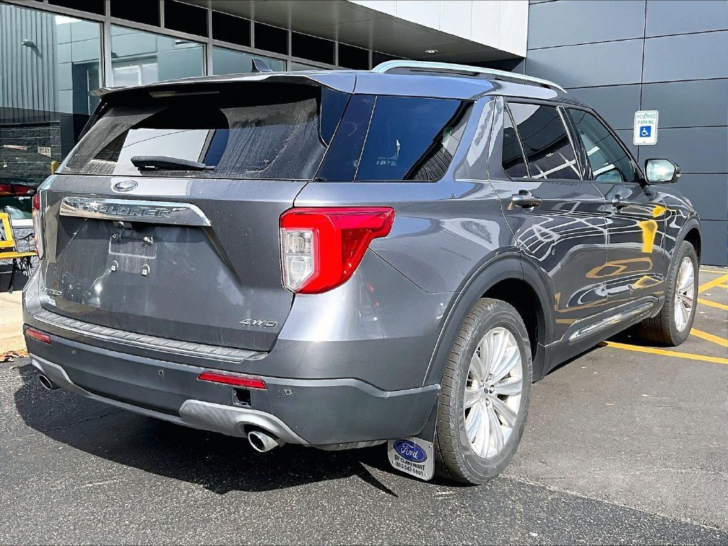 Used 2021 Ford Explorer Limited w/ Equipment Group 301A AWD/4WD image 3