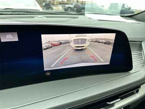 Used 2024 Cadillac XT4 Premium Luxury w/ Technology Package image 17