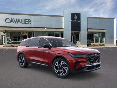 Used 2025 Lincoln Nautilus Premier w/ Equipment Group 102A image 7