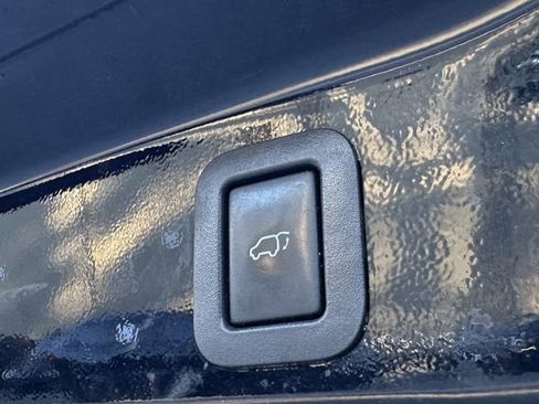 Used 2017 Toyota Highlander Limited image 38