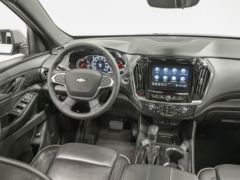 Used 2023 Chevrolet Traverse Premier image 28