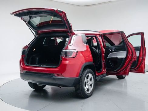 Used 2024 Jeep Compass Latitude AWD/4WD image 22