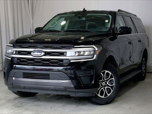Used 2024 Ford Expedition Max XLT RWD image 2