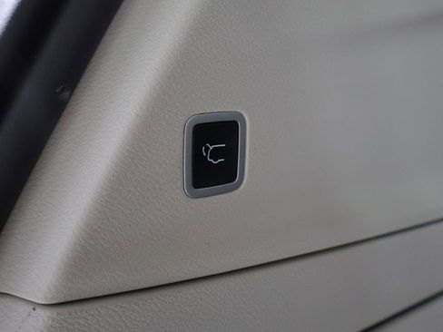 Certified 2024 Chrysler Pacifica Select image 21