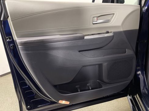 Certified 2023 Toyota Sienna XLE image 17