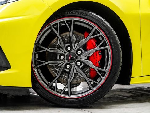 Used 2023 Chevrolet Corvette Stingray Premium Conv w/ Z51 Performance Package RWD image 3