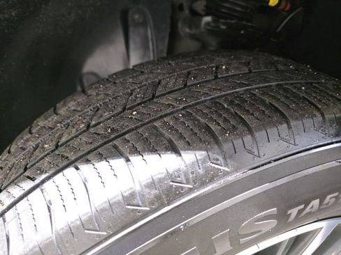 Used 2021 Volkswagen Tiguan S image 35